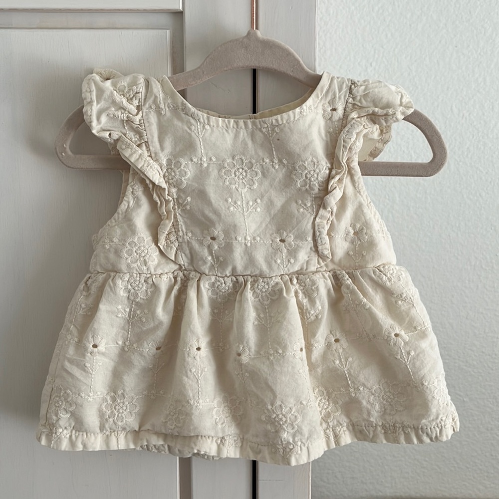 Cat & Jack (VGUC) | floral embroidered eyelet ruffle blouse top